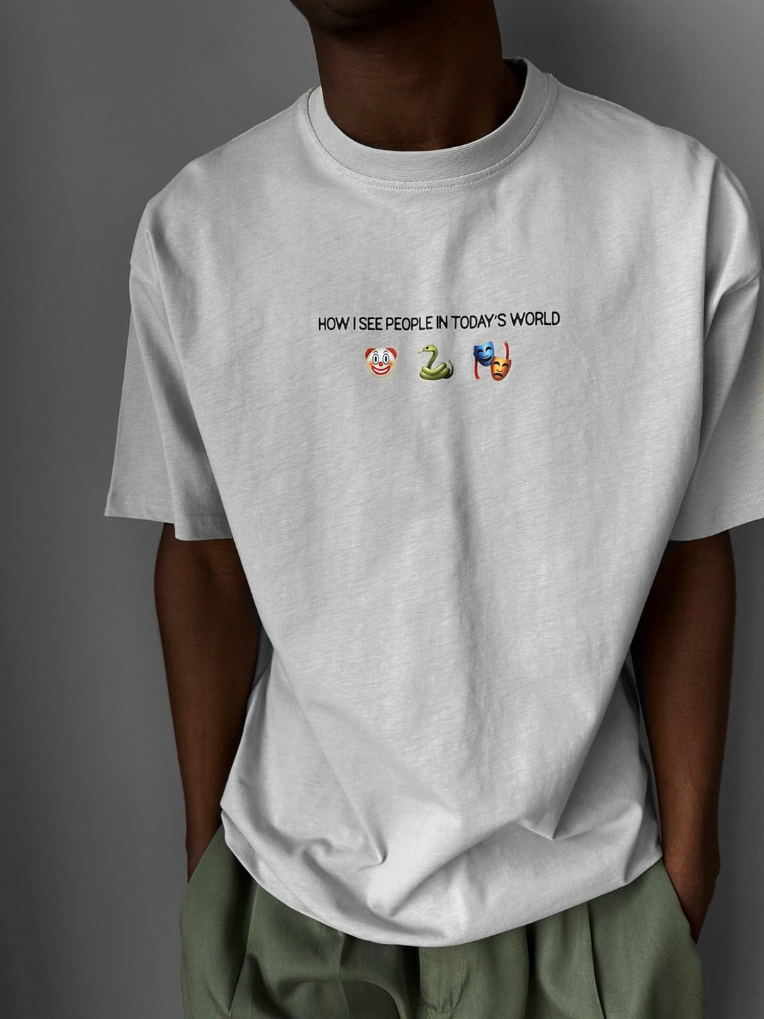 Oversize "Dzisiejszy Świat" T-Shirt - Szary