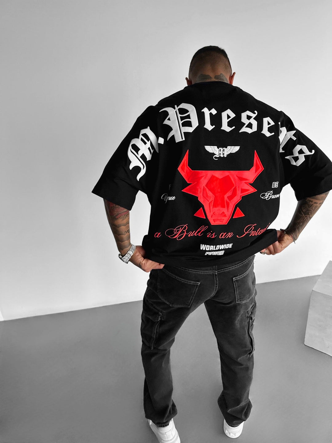 T-shirt Oversize Bull Worldwide - Czarny i Czerwony