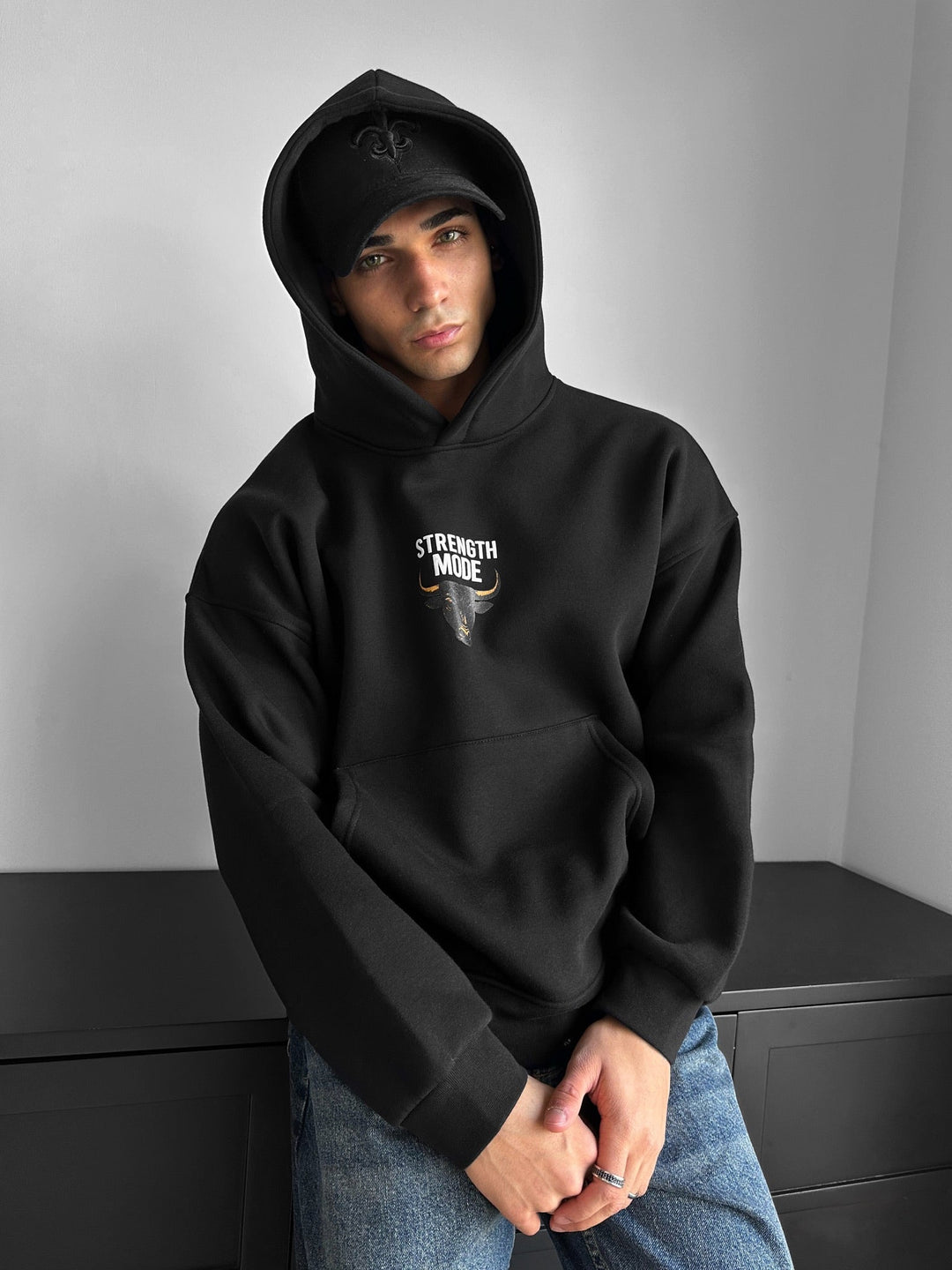 Hoodie w trybie oversize - Czarny