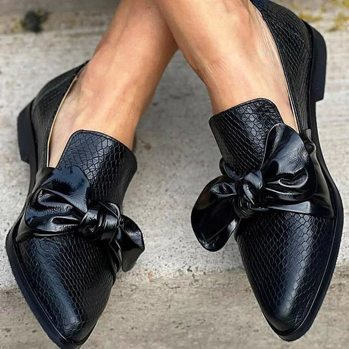 Elegancki Shiny Bow Black mokasyn