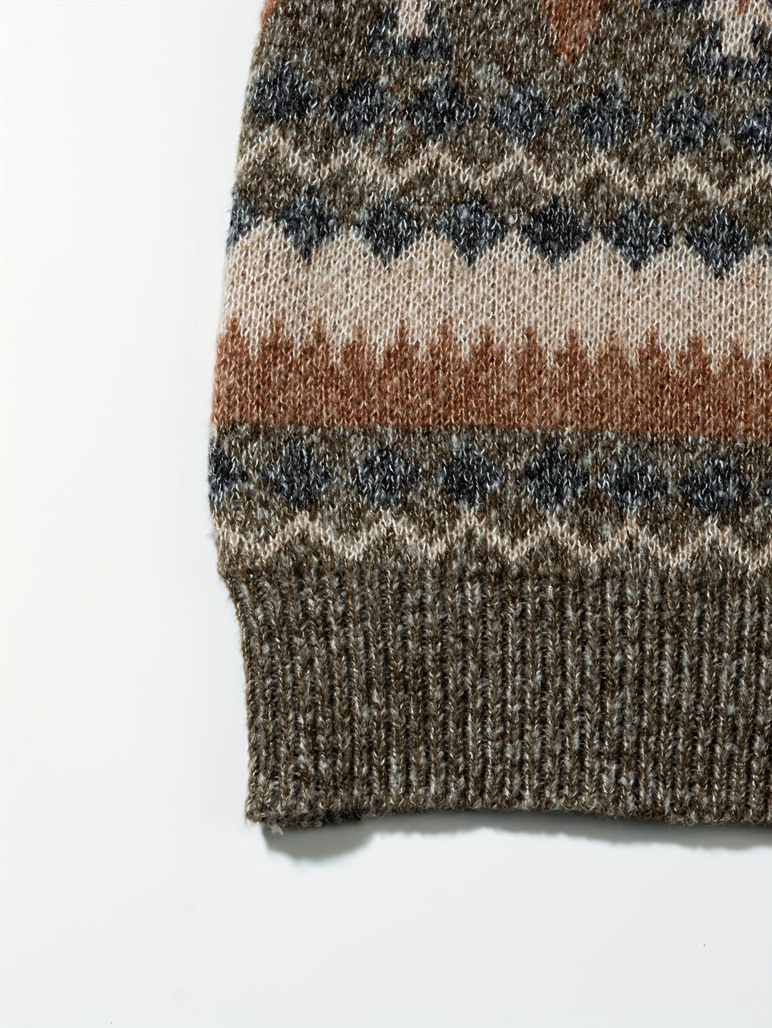 Tradycyjny wzorzysty sweter