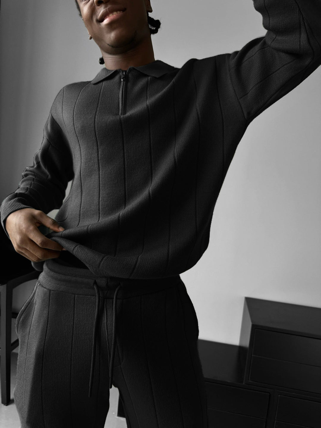 Oversize Lines Knit Zipper Polo Sweatshirt - Czarny