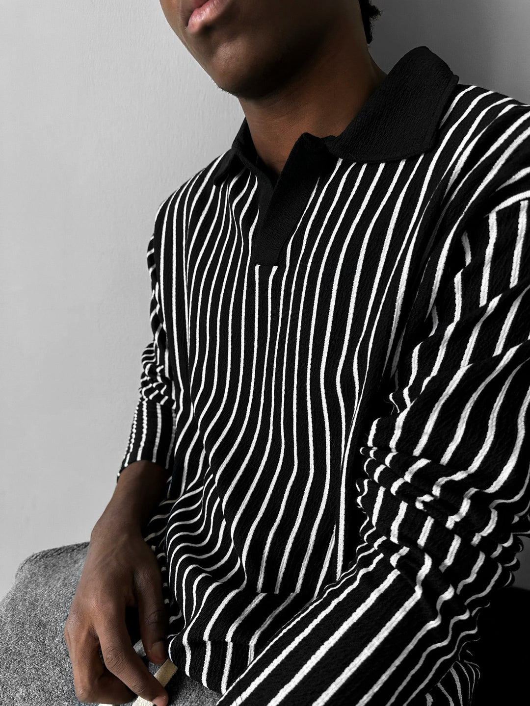 Sweter Polo w Paski - Czarny