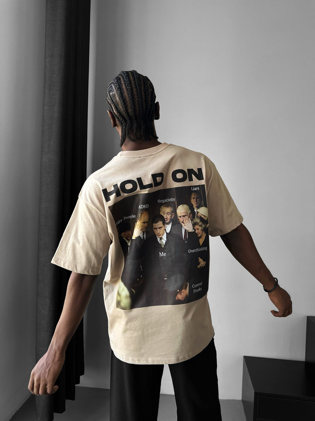 Oversize "Hold On" T-Shirt - Beżowy