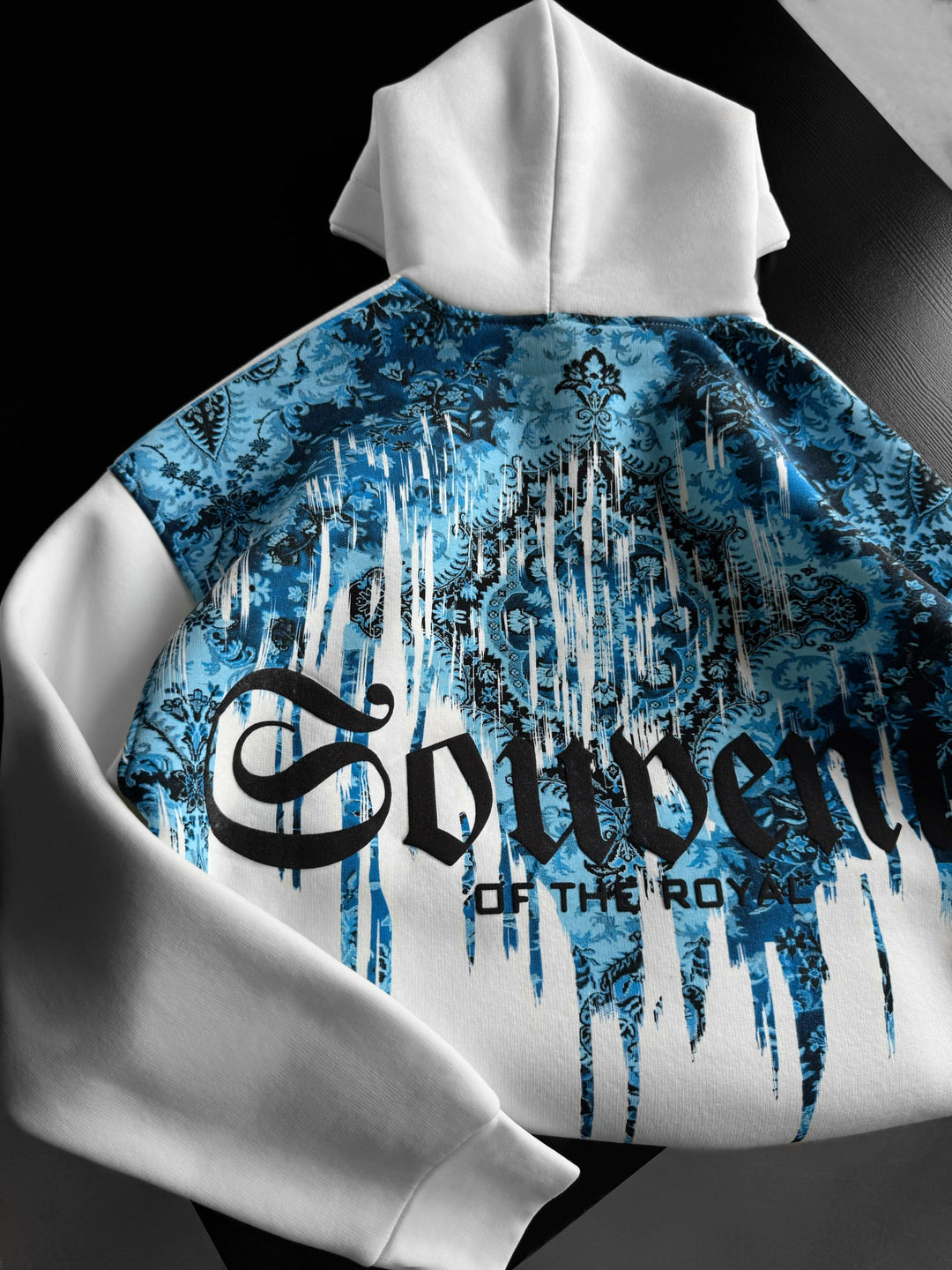 Oversize Souvenir Hoodie - Biały i Niebieski