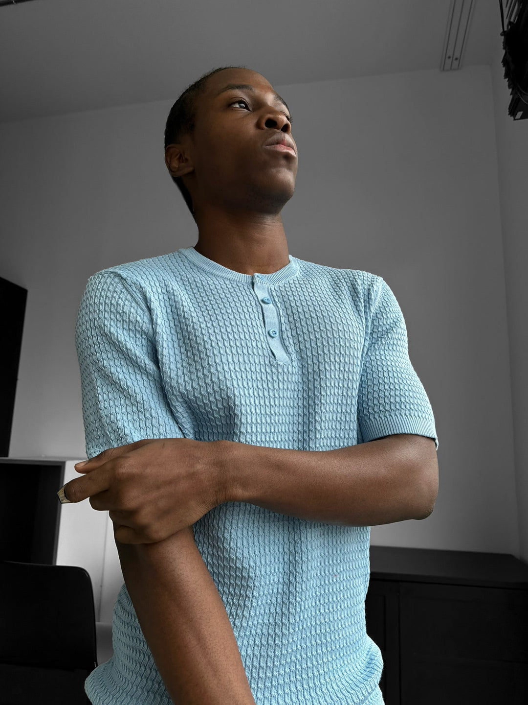 Koszulka Waffle z Guzikami w Regularnym Fitt - Babyblue