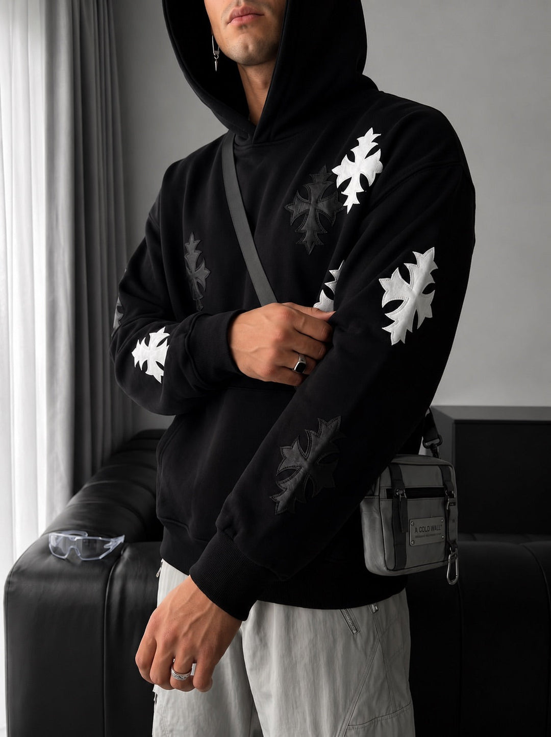 Oversize Gothic Cross Hoodie - Czarny