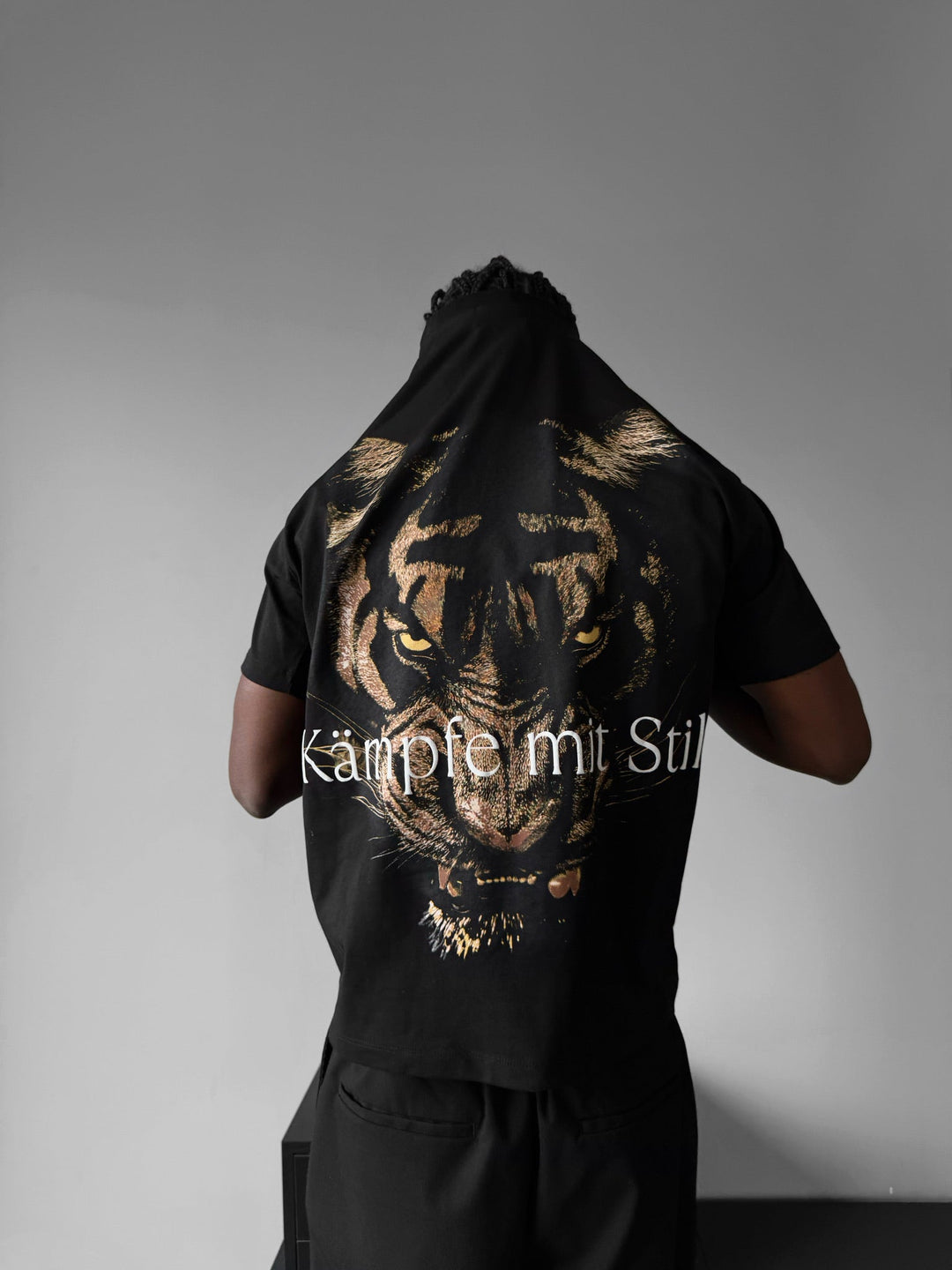 Oversize "Kämpfe mit Stil" T-shirt - Czarny