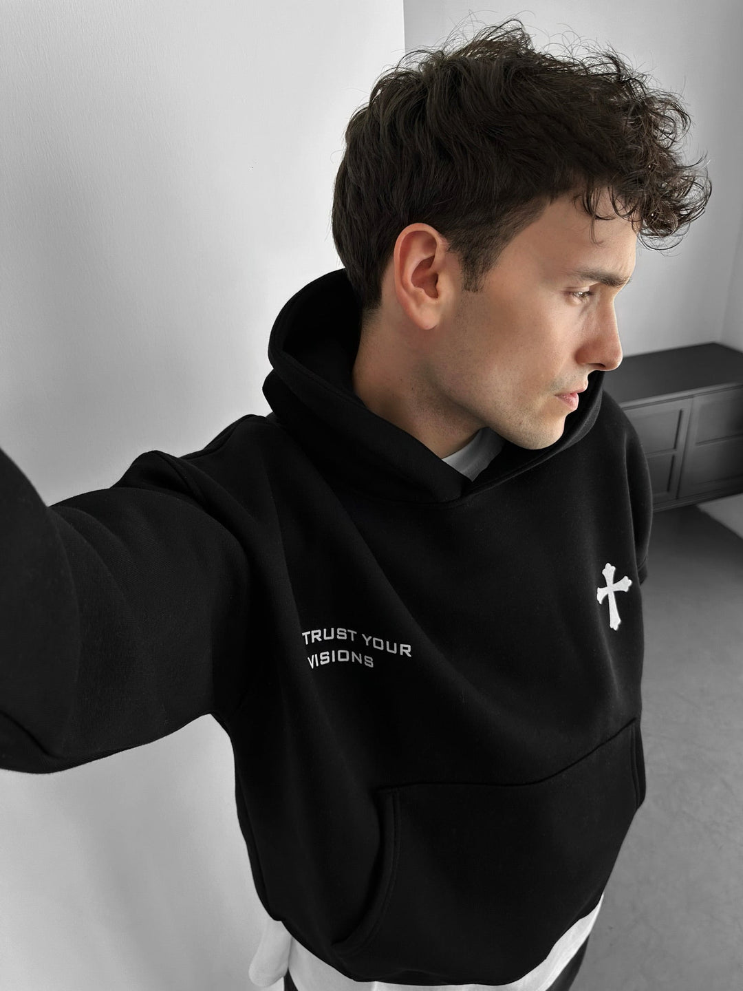 Oversize Cross Hoodie - Czarny