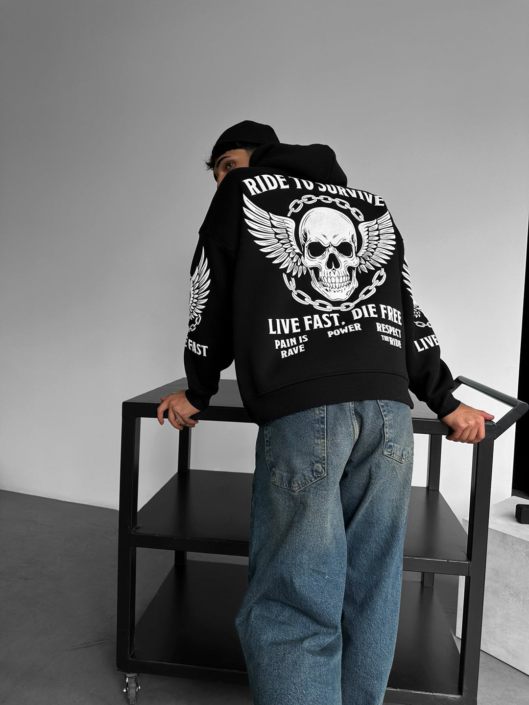 Oversize Hoodie "Ride to Survive" - Czarny