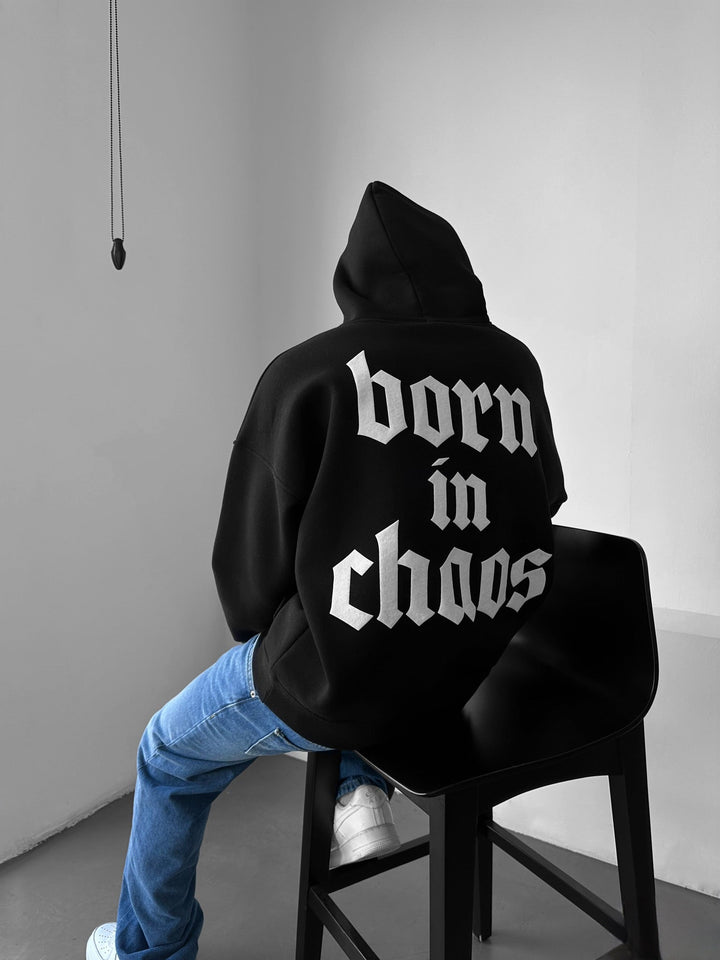 Oversize “Born in Chaos” Hoodie - Czarny