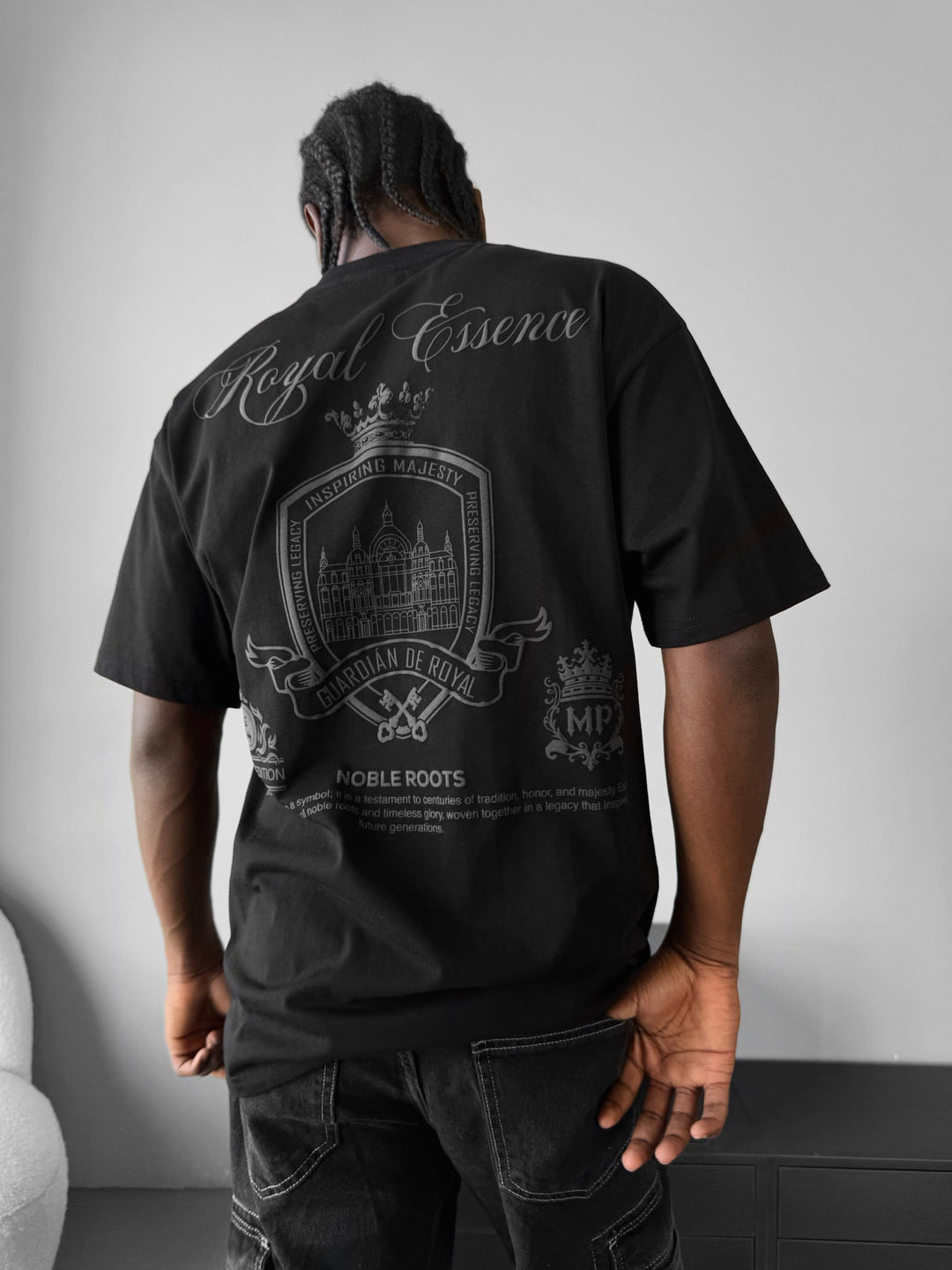 Oversize Royale Essence T-Shirt - Czarny
