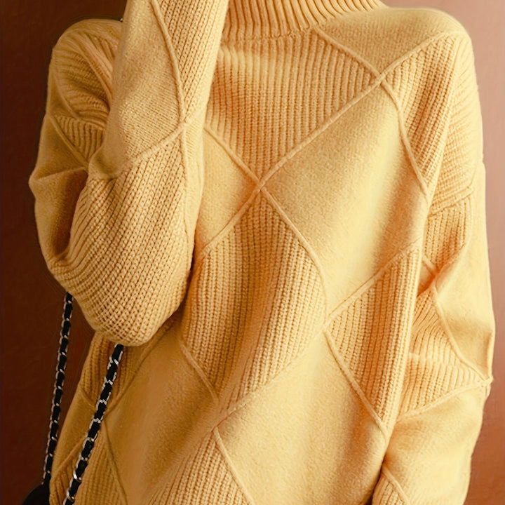 Fakturowany sweter z golfem