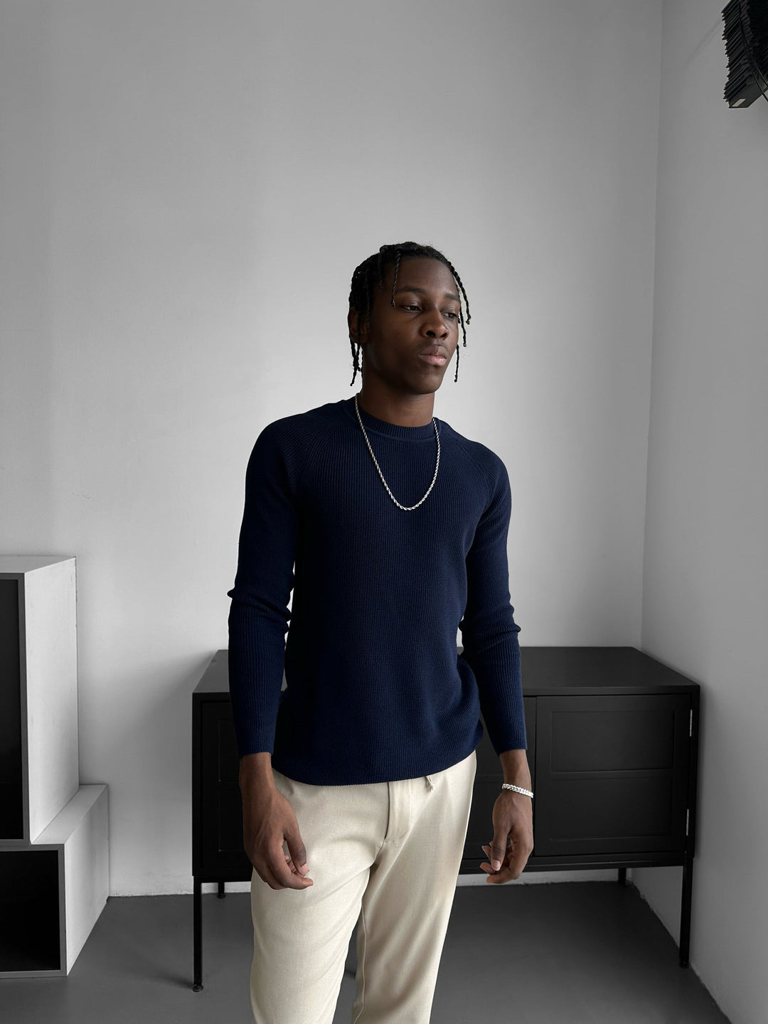 Sweter Slim Fit z Cienkiego Dzianiny - Granatowy