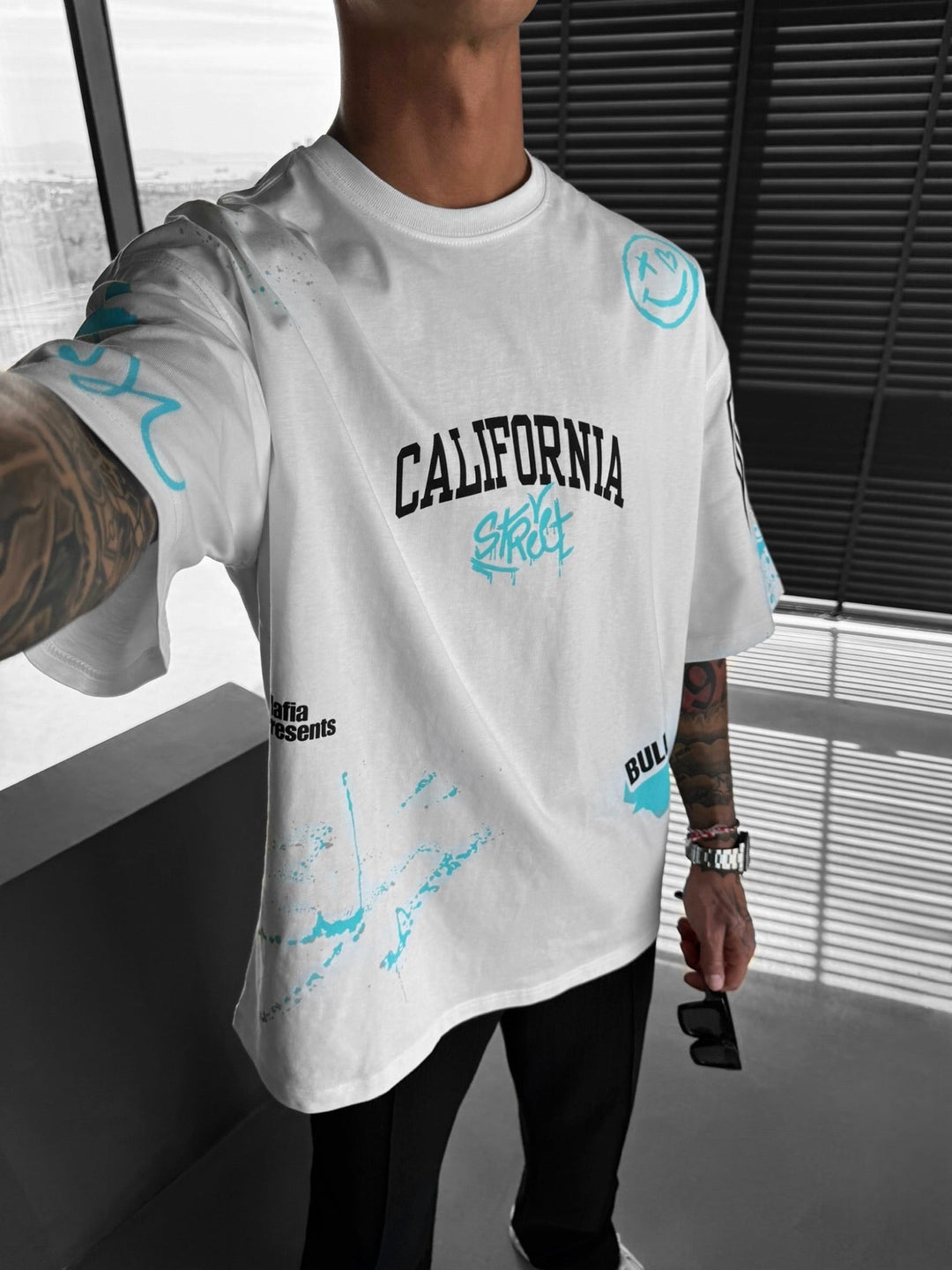 T-shirt Oversize California Graffiti - Ecru i Turkus