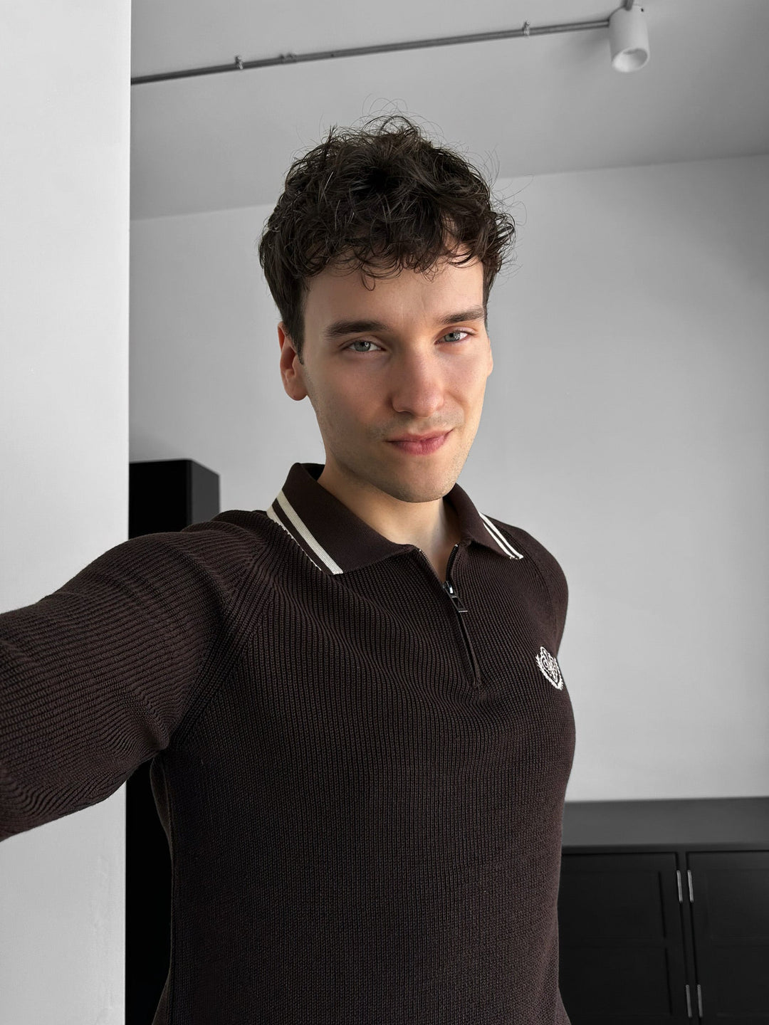 Slim Fit Half-Zip Haftowany Sweter Polo - Ciemnobrązowy