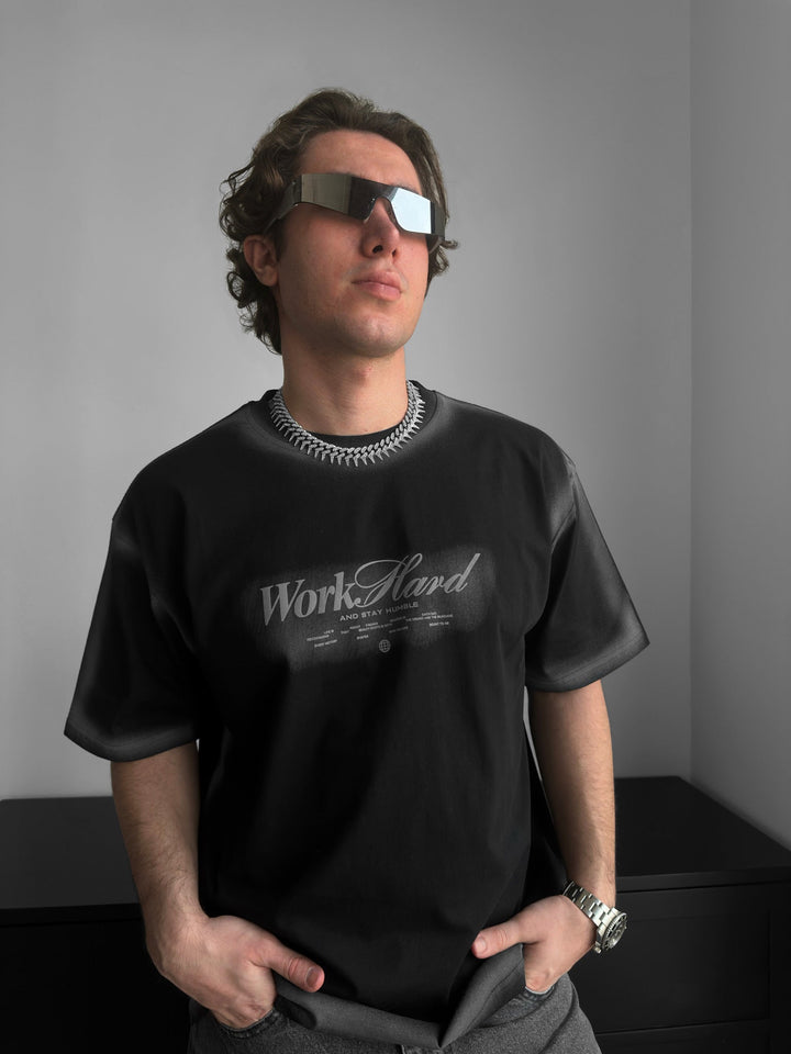 Oversize Shaded Work Hard T-shirt - Czarny