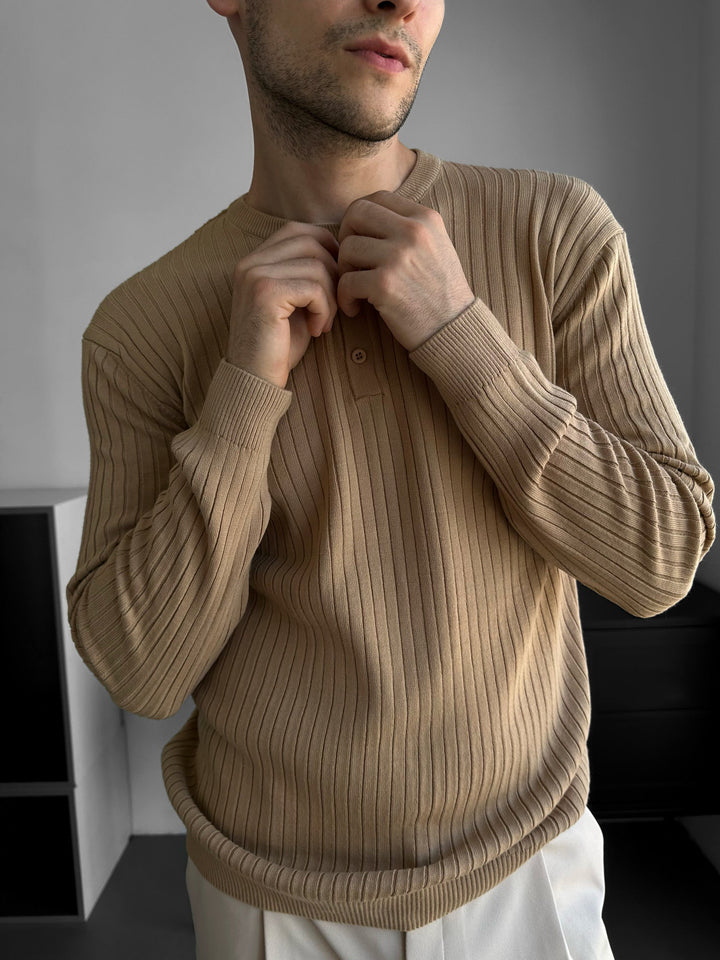 Sweter Slim Fit z guzikiem - Beżowy