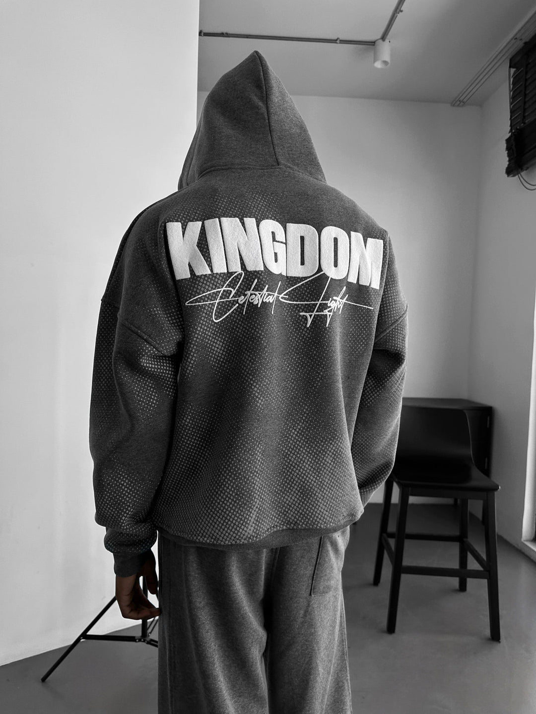 Hoodie Oversize Królestwa - Antracytowy Melanż i Biały