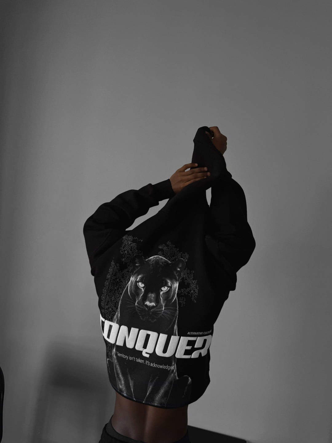 Oversize Conquer Hoodie - Czarny