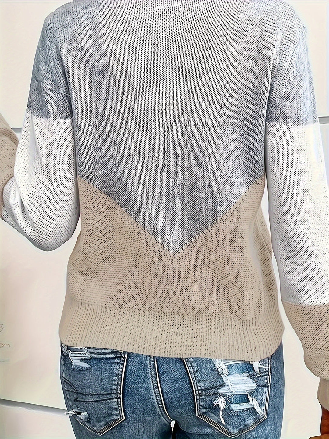 Colorblock sweter z dekoltem V