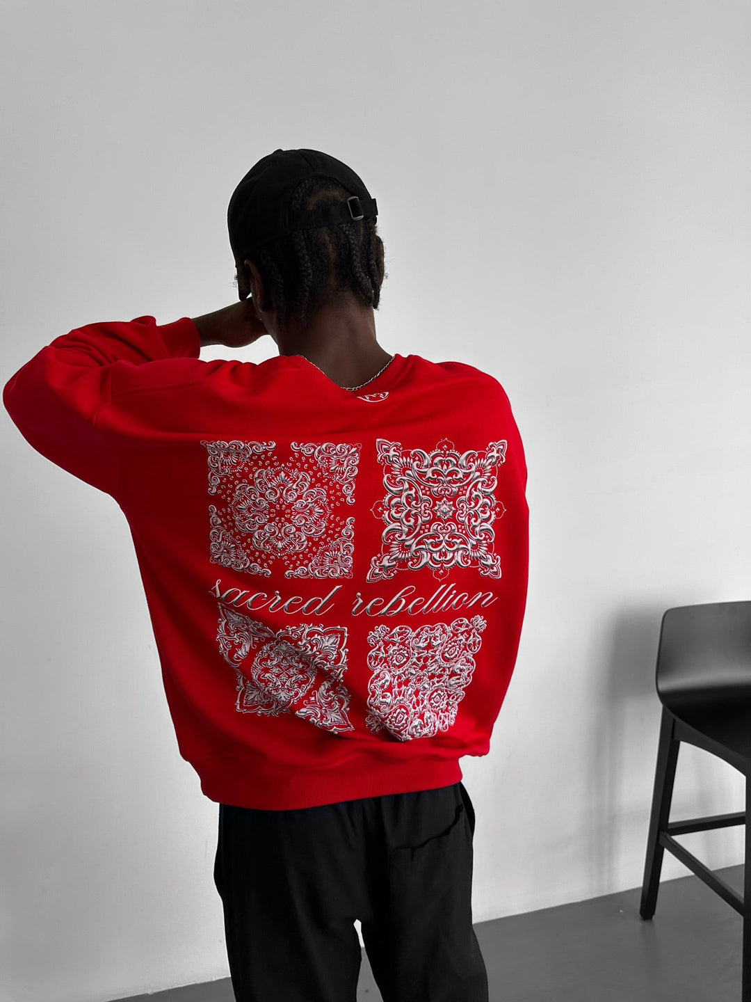 Oversize Sacred Rebellion Sweter - Czerwony
