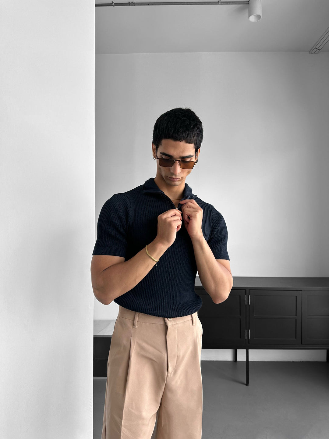 Koszulka Slim Fit z Kołnierzykiem i Zamkiem - Granatowa
