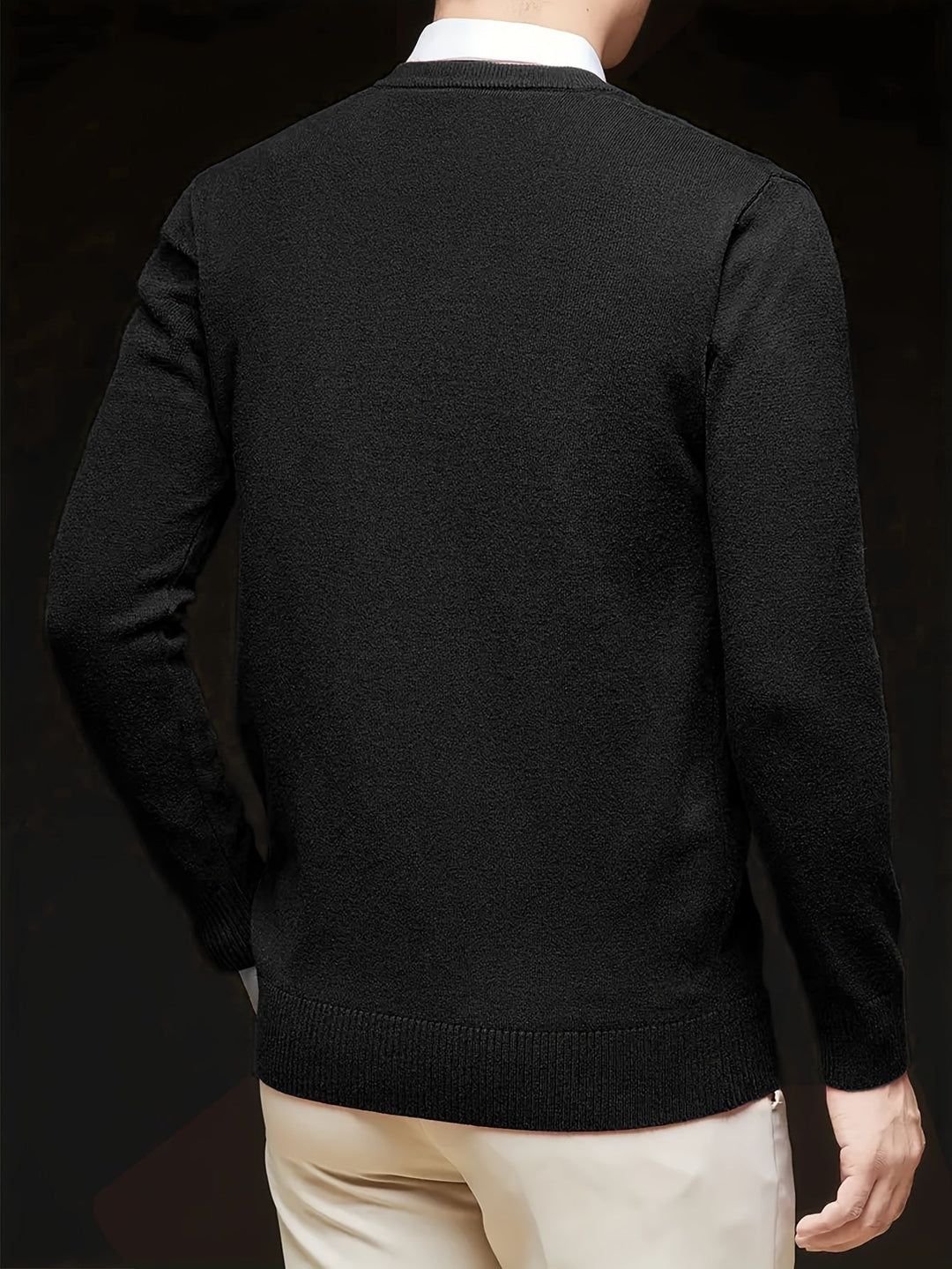 Elegancki sweter z dekoltem V
