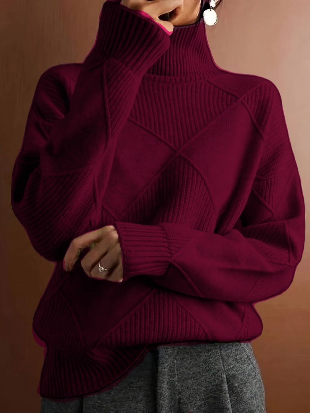 Fakturowany sweter z golfem