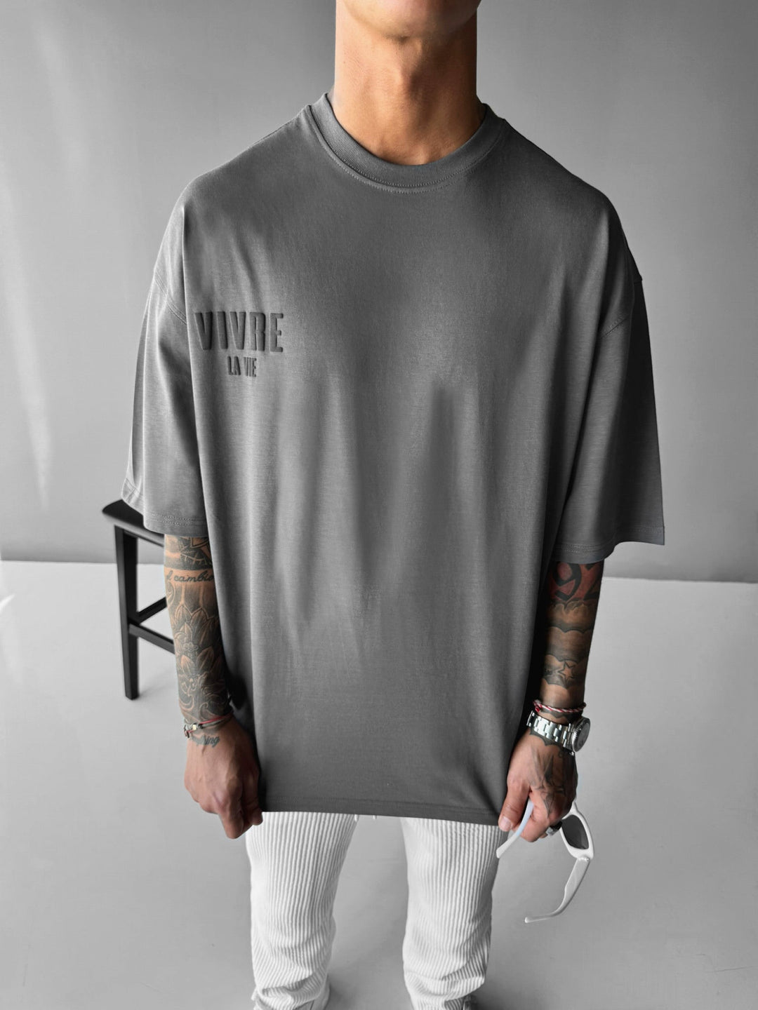 Oversize T-shirt Vivre la Vie - Antracytowy i Czarny