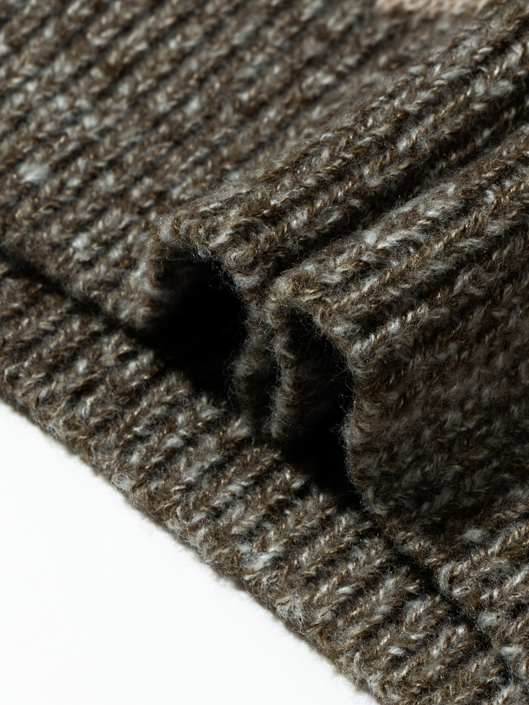 Tradycyjny wzorzysty sweter