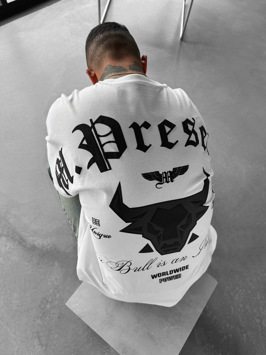 T-shirt Oversize Bull Worldwide - Ecru i Czarny
