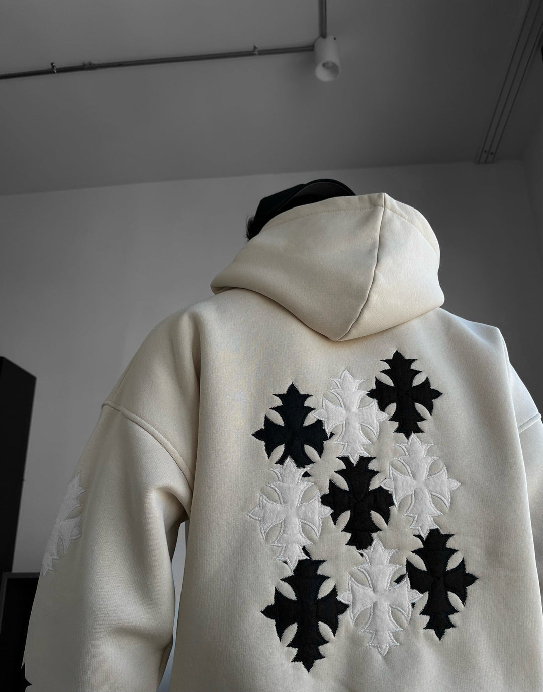 Hoodie Oversize z Gothic Krzyżem - Beżowy
