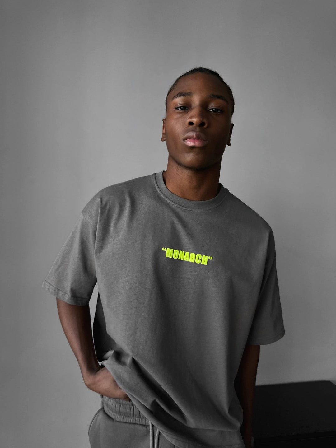 Oversize Monarch T-Shirt - Antracytowy i Neonowy