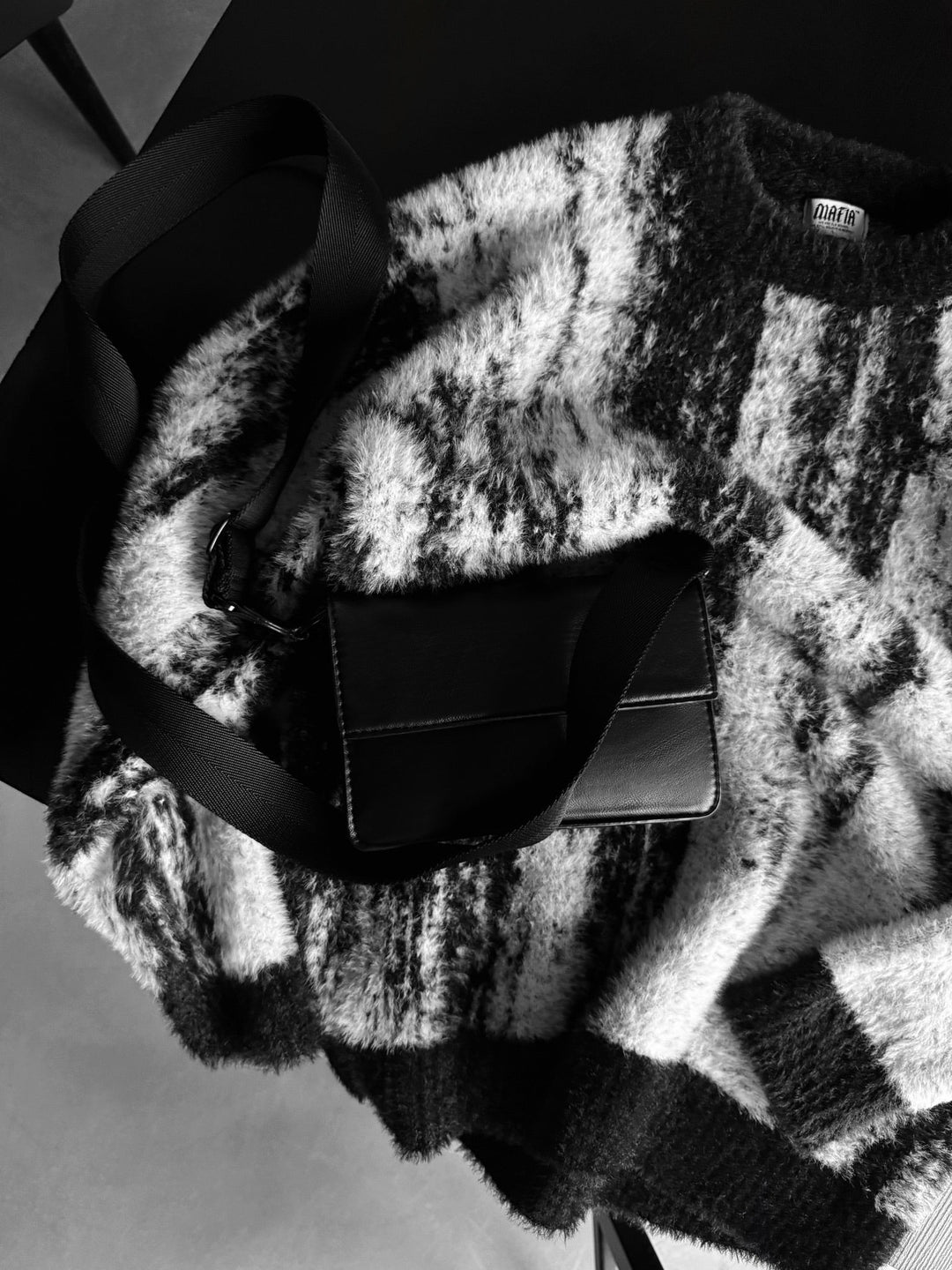 Oversize Brushstroke Effect Knit Pullover - Czarny