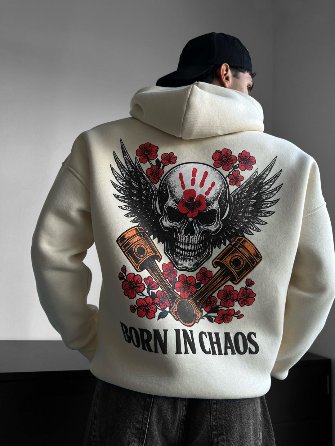Hoodie Oversize Skeleton Born in Chaos - Antyk Biały