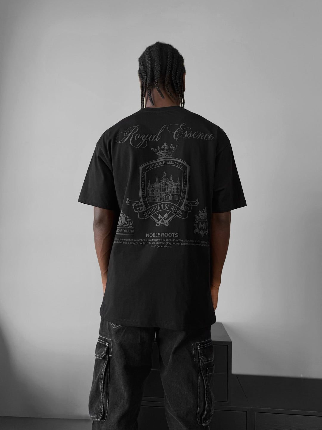 Oversize Royale Essence T-Shirt - Czarny