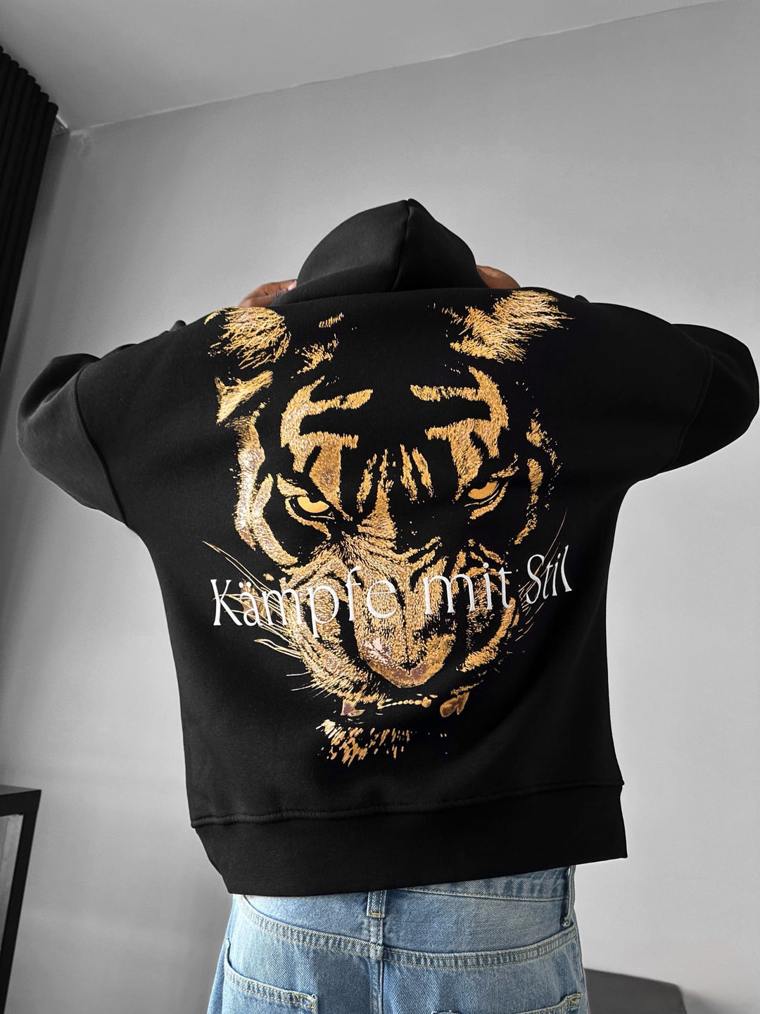 Oversize "Kämpfe mit Stil" Hoodie - Czarny