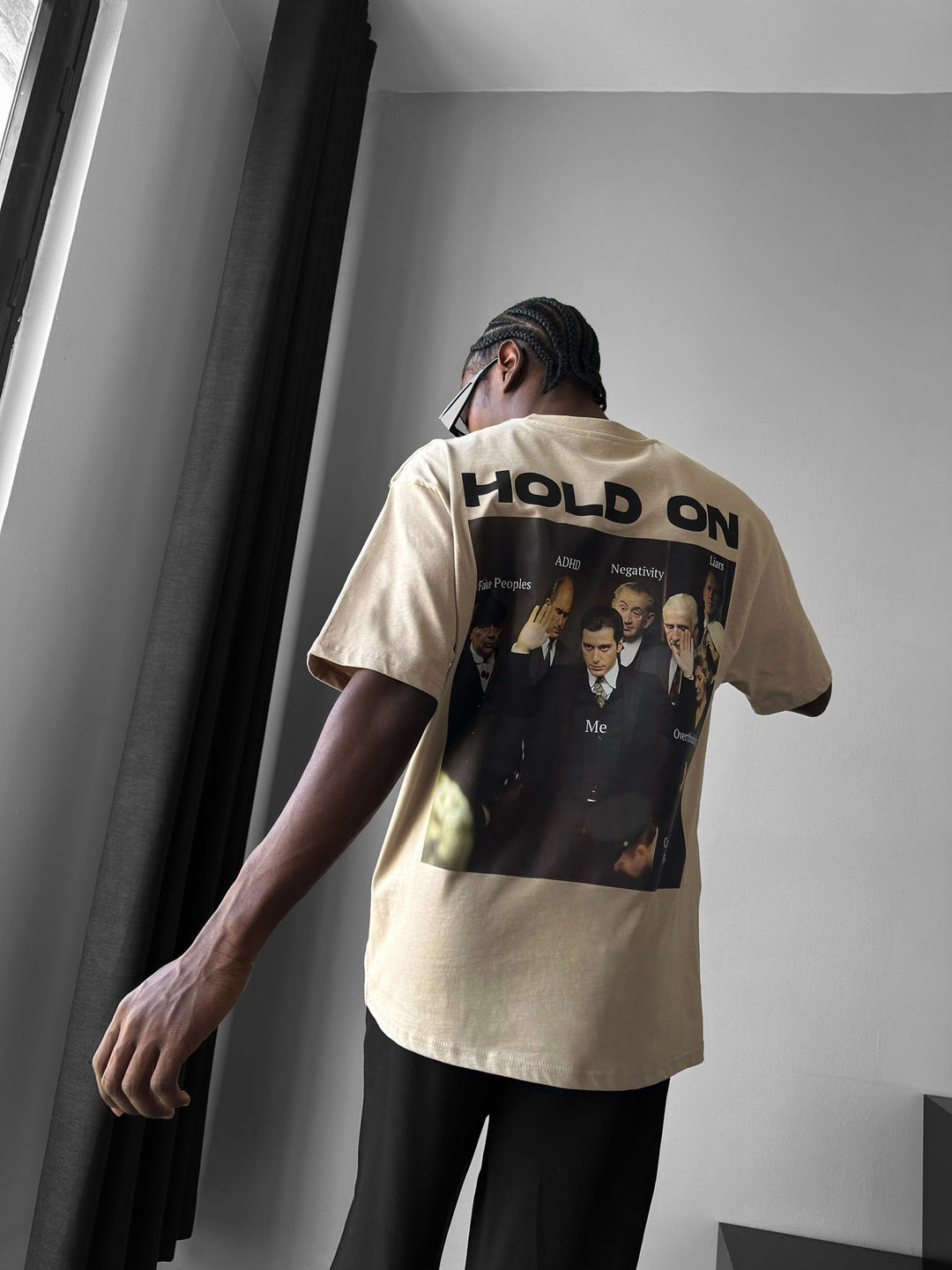 Oversize "Hold On" T-Shirt - Beżowy