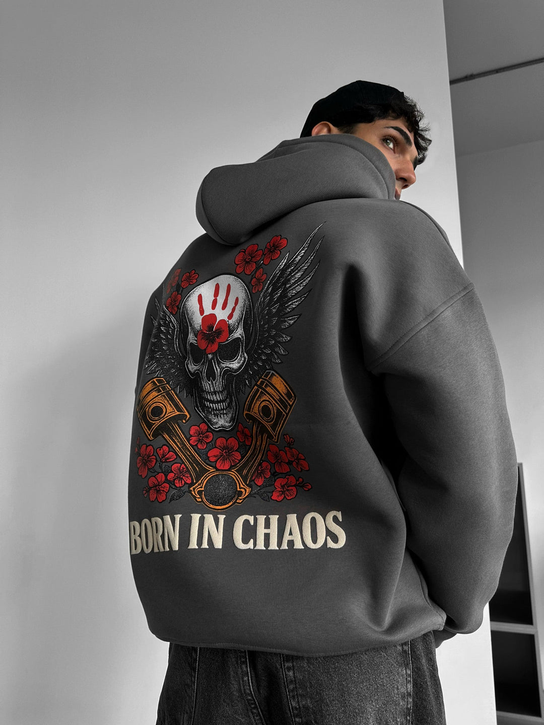 Hoodie Oversize Skeleton Urodzony w Chaosie - Antracyt
