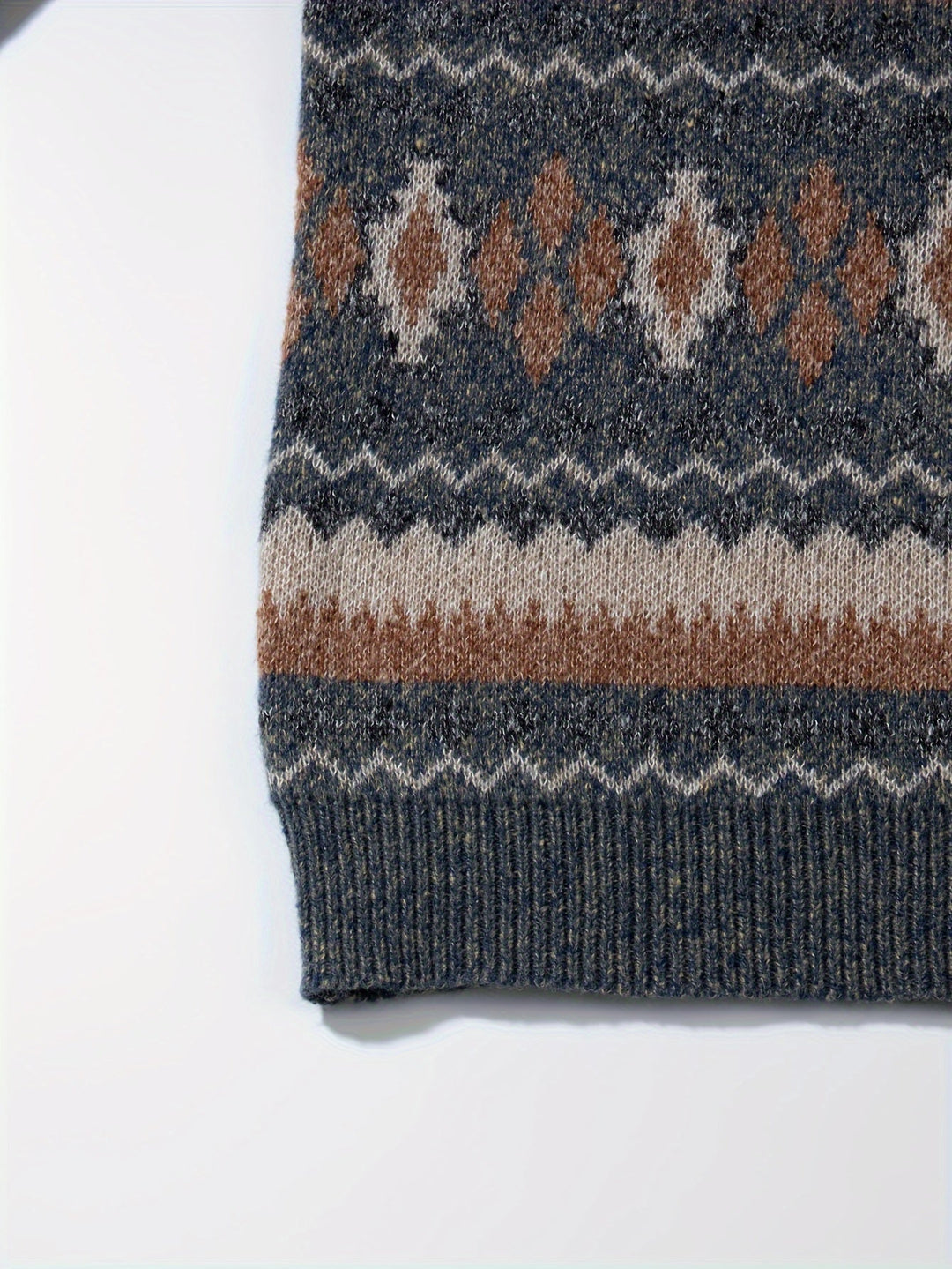 Tradycyjny wzorzysty sweter