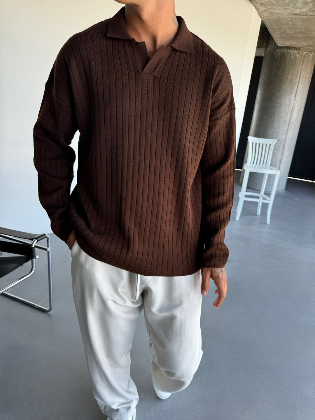 Oversize Szeroki Żebrowany Długi Rękaw Sweter Polo - Ciemnobrązowy