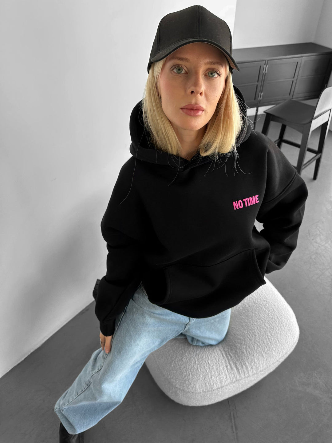 Oversize “Brak Czasu na Bzdury” Bluza z Kapturem - Czarna