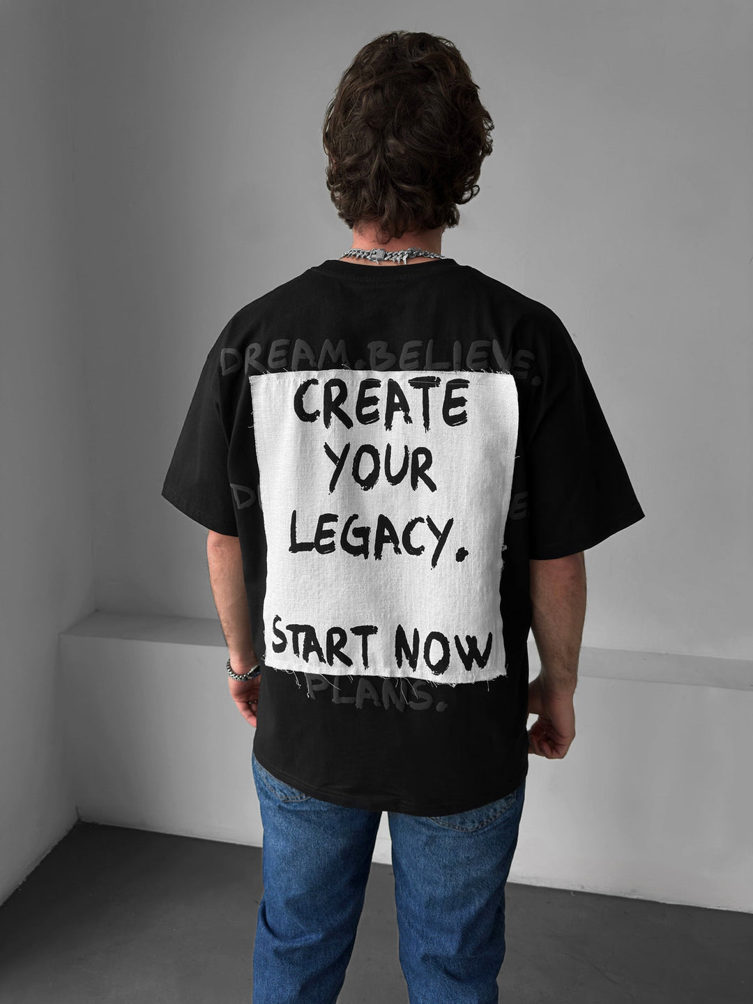 Oversize Legacy T-shirt - Czarny