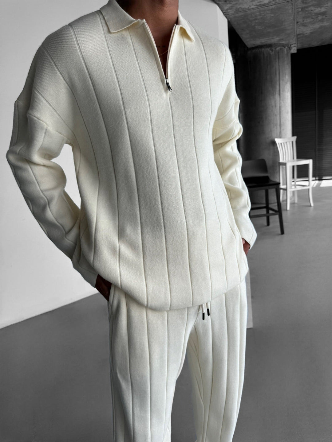 Oversize Lines Knit Zipper Polo Sweatshirt - Kremowy