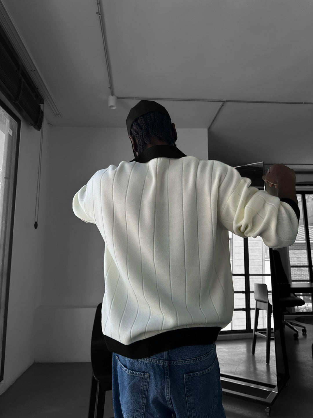Oversizedowy Sweter Polo z Haftem - Ecru