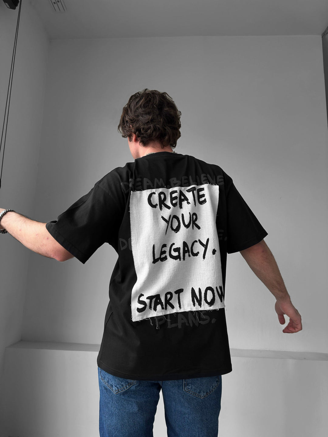 Oversize Legacy T-shirt - Czarny