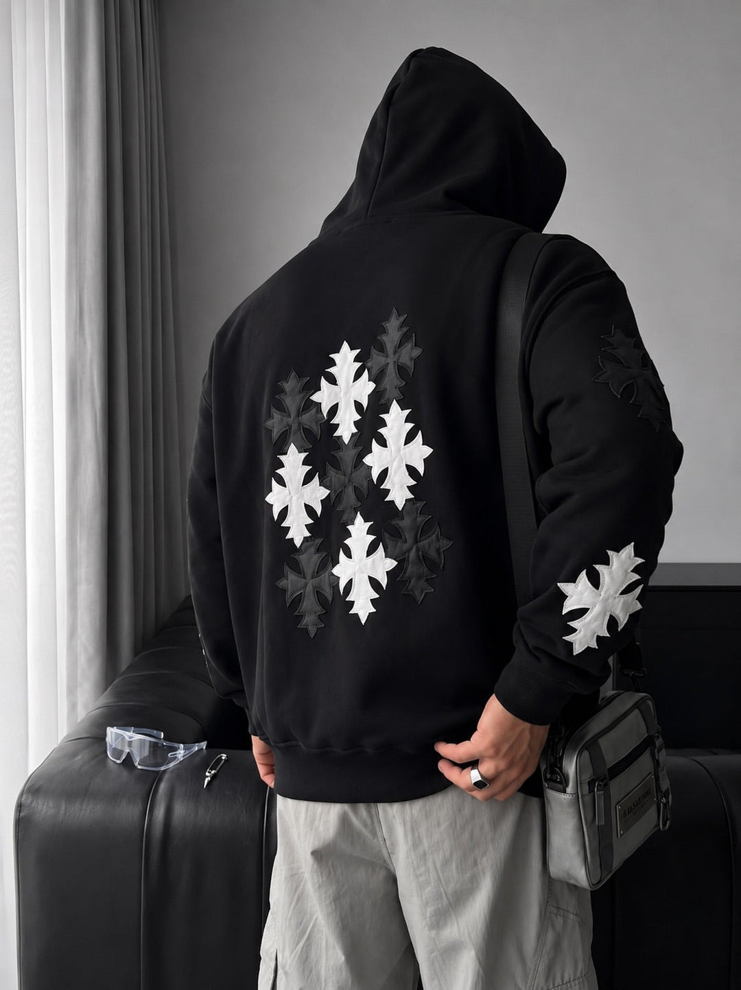 Oversize Gothic Cross Hoodie - Czarny
