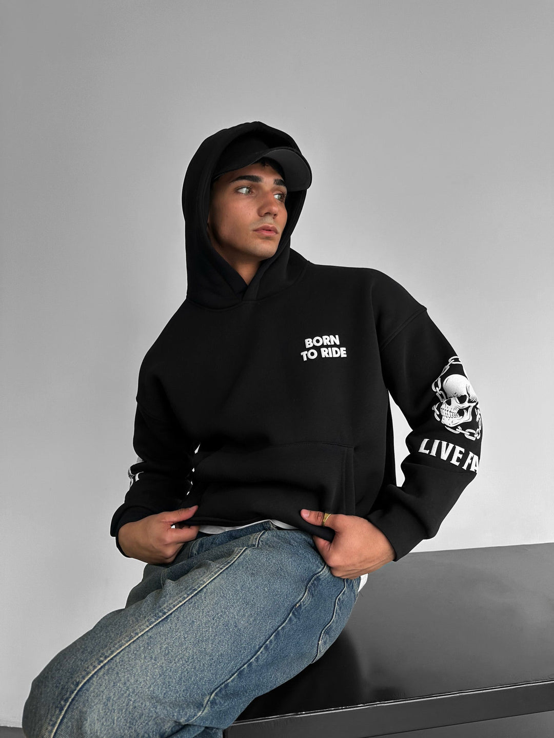Oversize Hoodie "Ride to Survive" - Czarny