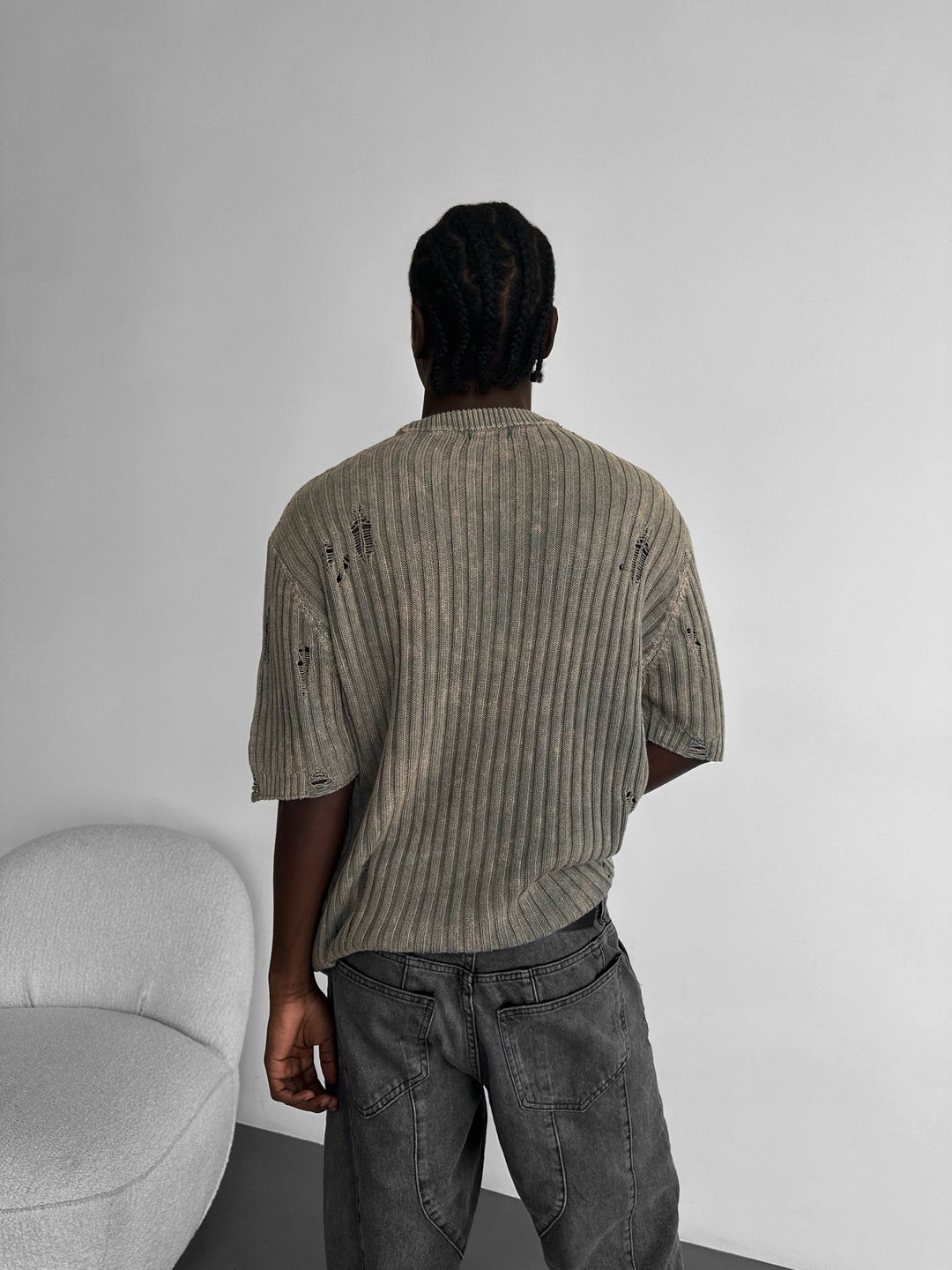 Oversize T-shirt z przetarciami - Kamień